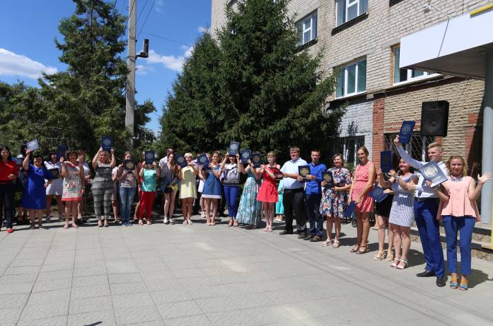 Вручение дипломов ЛНУ