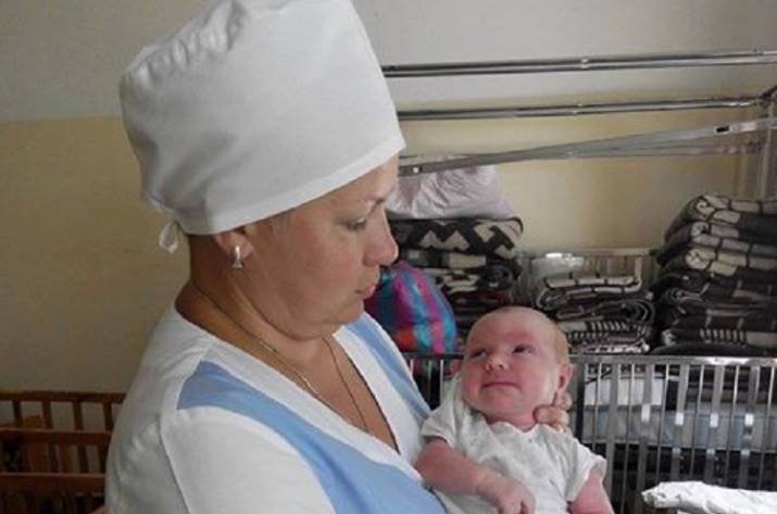 В Рубежном горе-мать бросила новорожденную 