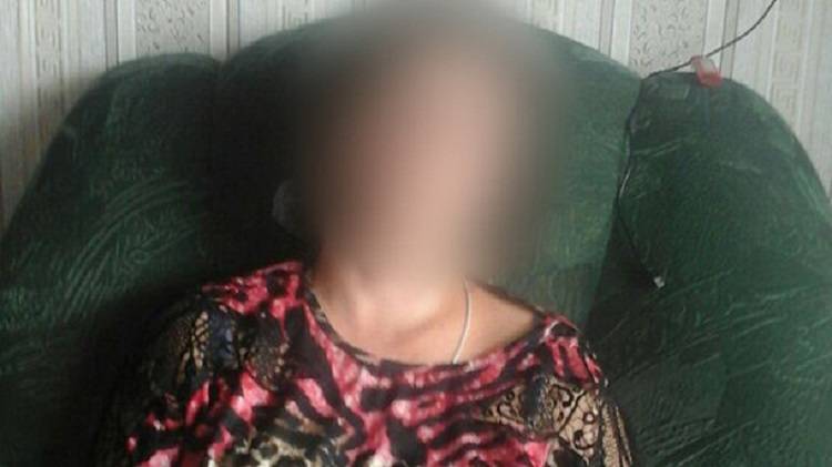 Женщина жестоко избила сына