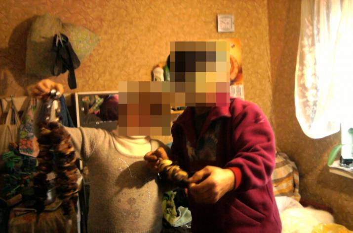 В Ровеньках мужчина два года насиловал приемную дочь