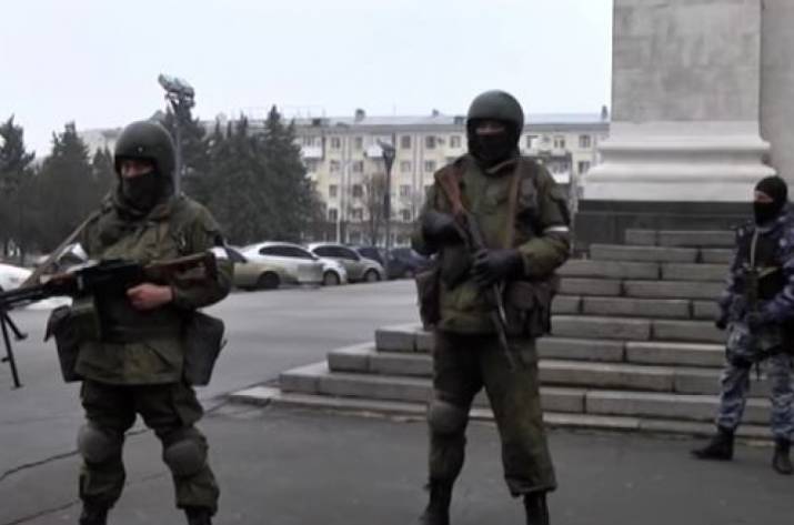 Центр Луганска оцеплен