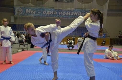 Луганські каратистки завоювали низку медалей у всеукраїнських змаганнях