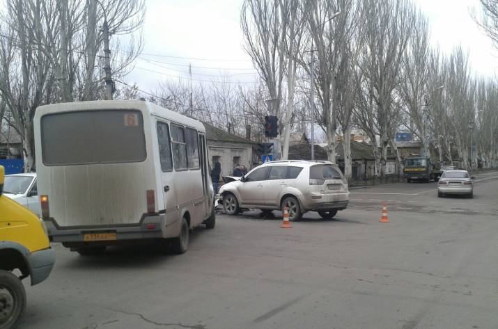 Количество населения ханжонкова макеевки днр2022. Макеевка сейчас. Макеевка движение транспорта на дорогах. Авария в макеевке сегодня. Дтп в макеевка на красном рынке 2 февраля.