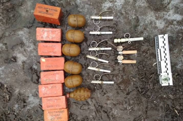 На Луганщині вилучили боєприпаси та вибухівку