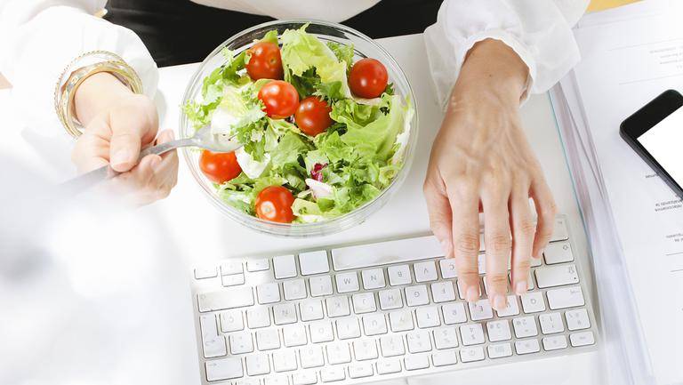 Обед в офисе