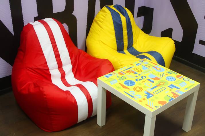 бескаркасное кресло