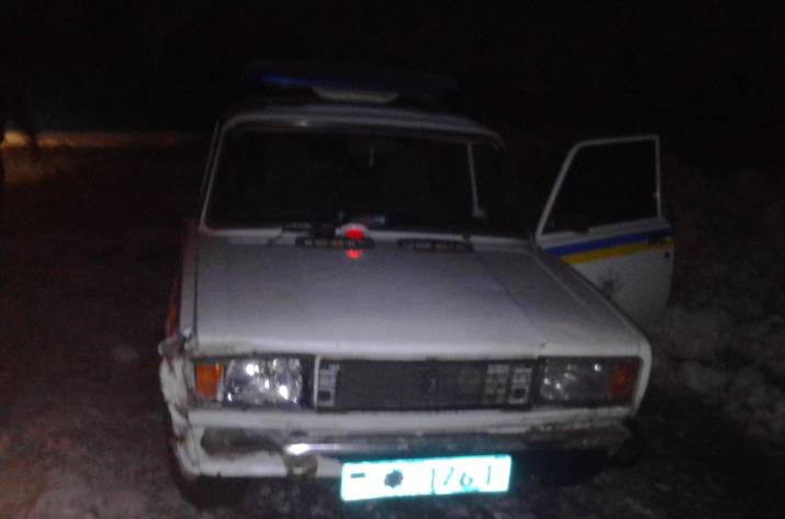 На Луганщине мужчина наехал на полицейского и повредил служебный автомобиль