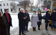 Дети в селе Калмыковка (Старобельский район Луганской области) теперь смогут добираться в школу на новом школьном автобусе.