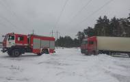 На Луганщине из-за непогоды застряла фура весом 36 тонн