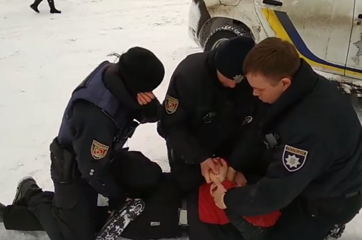 В Лисичанске полиция задержала депутата: опубликовано видео