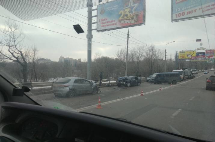 В Донецке произошло серьезное ДТП: опубликованы фото