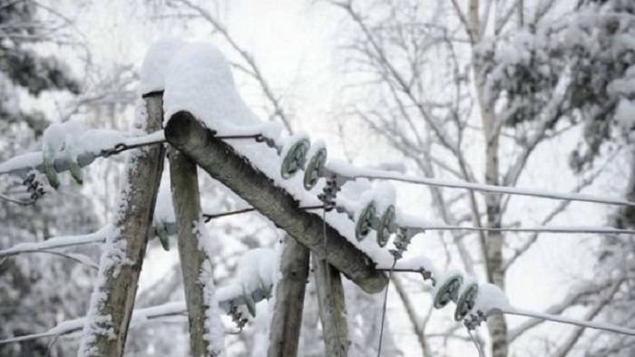 На Донбассе из-за непогоды обесточено 15 населенных пунктов