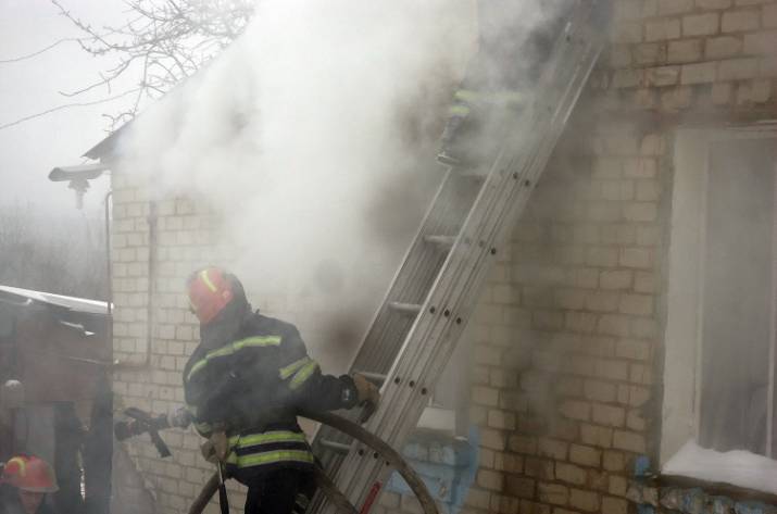 В Лисичанске произошел пожар в жилом доме