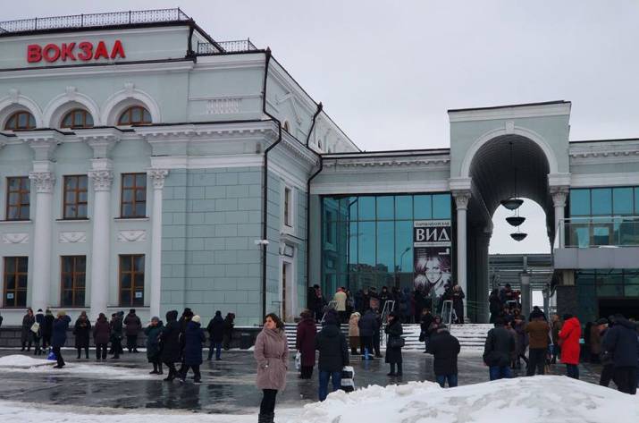 Картинка не меняется: на донецком вокзале продолжает работать