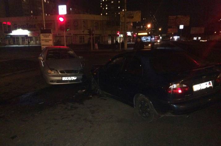 В Донецке произошло ДТП, есть пострадавшие (фото)