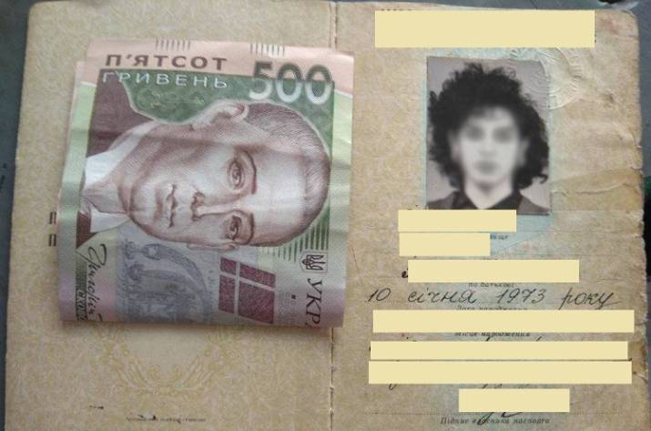 Лисичанские пограничники на КПВВ «Станица Луганская» продолжают фиксировать случаи предложения взяток