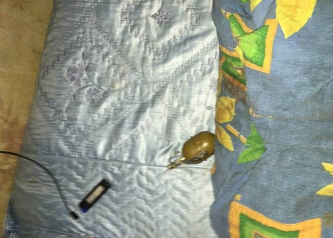 В Лисичанске мужчина с гранатой угрожал взорвать дом