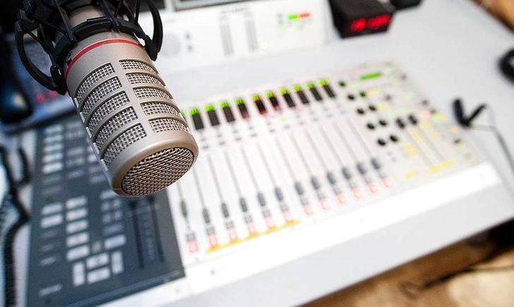 Радиостанция СТВ (ТОВ «Телекомпания «СТВ») оштрафована за несоблюдение языковых квот. Решение было принято Национальным советом по вопросам телевидения и радиовещания.