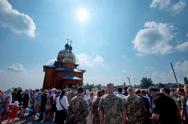 В Волновахе (Донецкая область) открыли храм Святого Николая Чудотворца в честь погибших бойцов 51-й отдельной механизированной бригады.