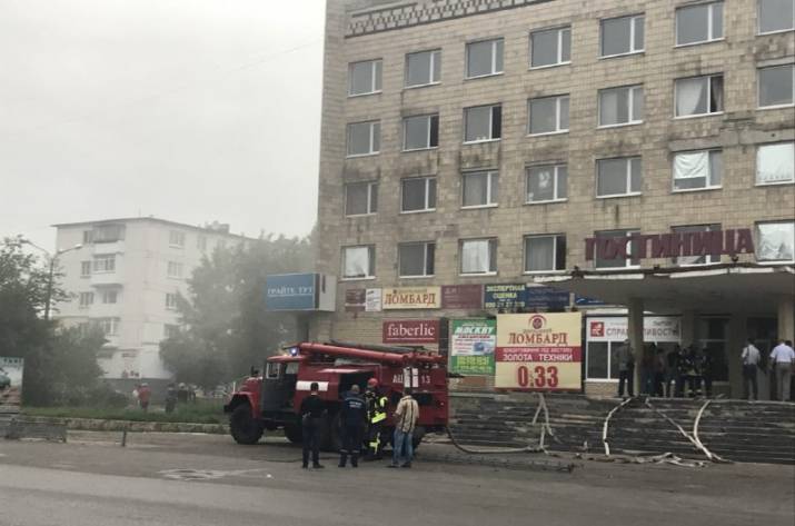 В центре Рубежного горела гостиница (фото)
