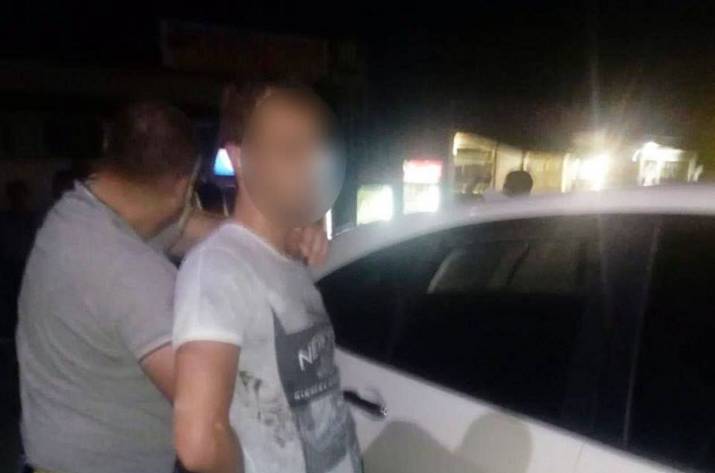 Главное управление Национальной полиции в Донецкой области задержало группу мошенников, выманивавших деньги с переселенцев и жителей неподконтрольной Украине территории.