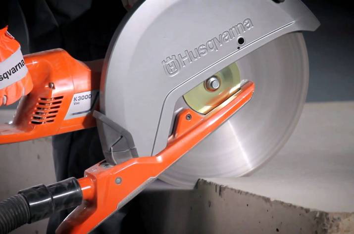 резка бетона алмазным диском