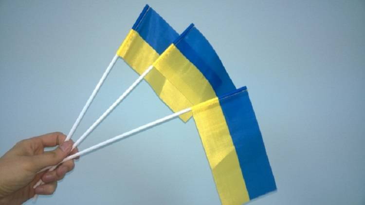 Соцсети: в Луганске задержали подростков за украинскую символику 