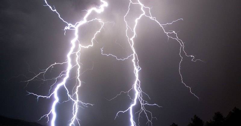 Молния убила человека на Луганщине