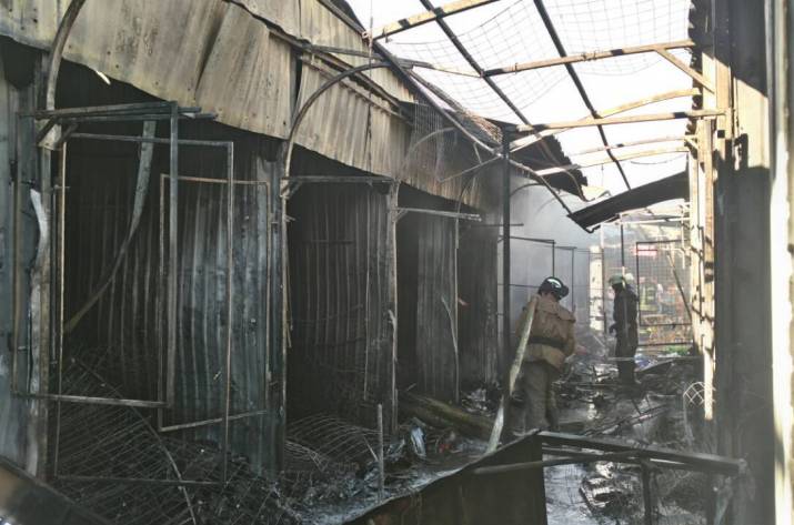 В Славянске горел Центральный рынок