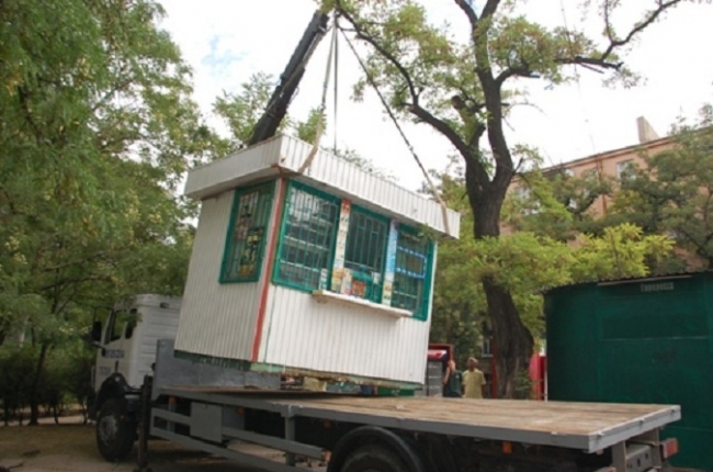 В Киеве будут сносить МАФы