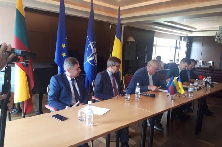 Сегодня был подписан Меморандум о сотрудничестве между Ассоциацией сельхозтоваропроизводителей Луганской области, ГК «Содружество» и Балтийско-Черноморским экономическим форумом.