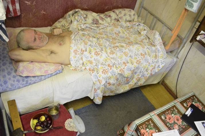 В селе Передельское Станично-Луганского района Луганской области лежачего переселенца лишили пенсии. 