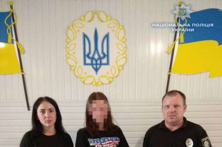 25 июля в Северодонецкий отдел полиции поступило сообщение 35-летней жительницы Лисичанска о том, что ее малолетняя дочь поехала к своей знакомой в Северодонецк и не желает возвращаться домой.