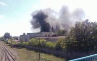 В Новогродовке загорелось здание машиностроительного завода.