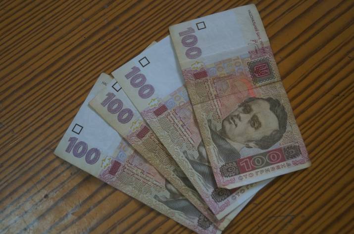 Лисичанские полицейские задержали мужчину, который украл у пенсионерки последние деньги 