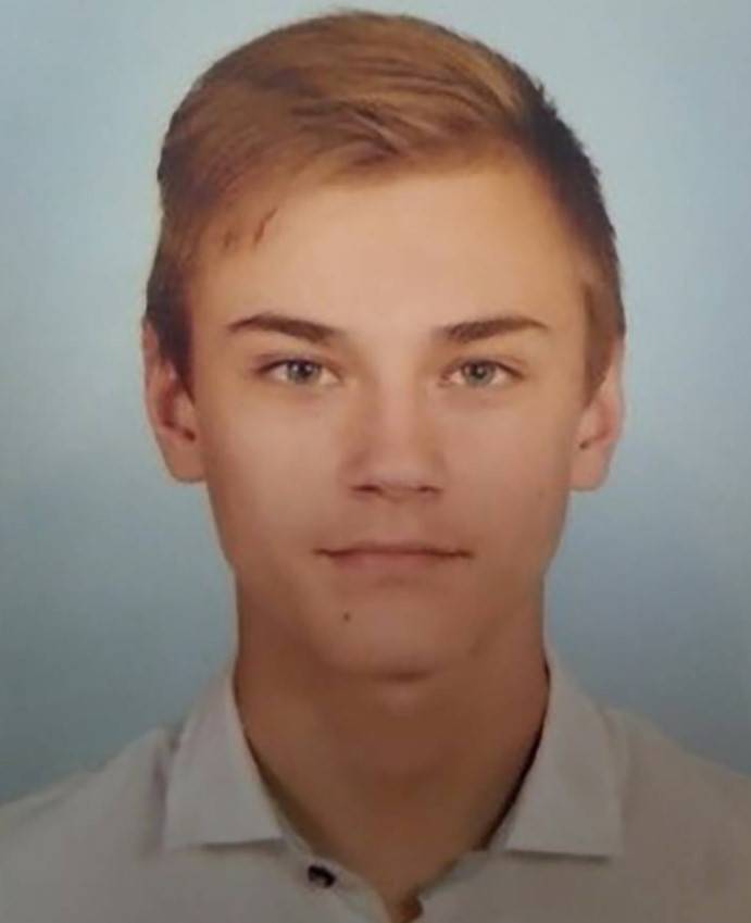 На Луганщине без вести пропал несовершеннолетний Ковтун Алексей Андреевич 2002 года рождения, который 10 августа текущего года ушел из дома и до настоящего времени не вернулся.