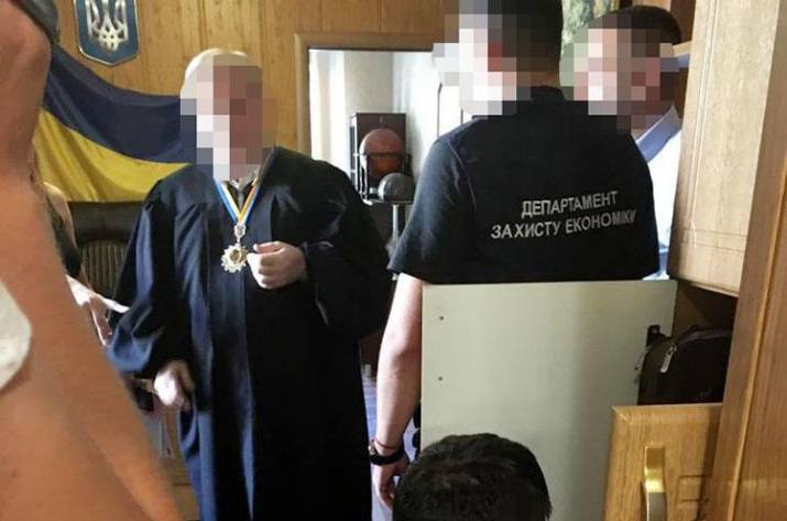 В Старобельске судья погорел на взятке