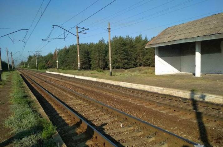 На Донетчине поезд оторвал мужчине ногу