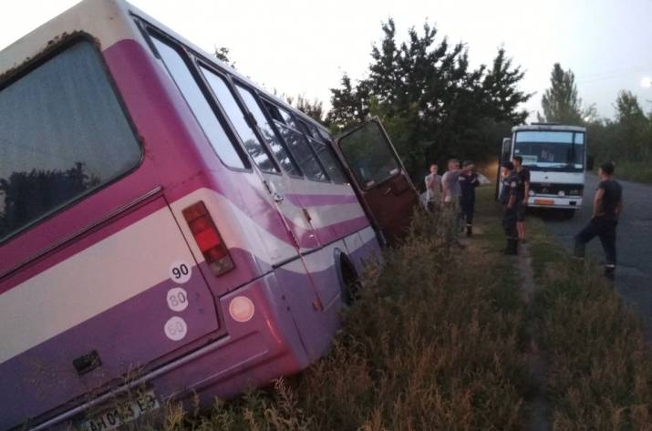 В Селидово слетел в кювет рейсовый автобус.