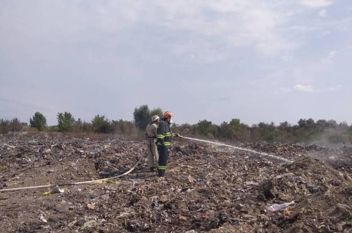 На Донетчине горел полигон твёрдых отходов