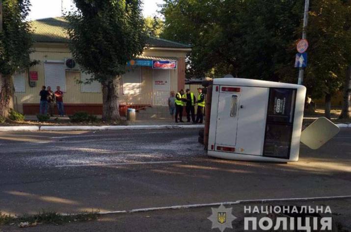 В Славянске столкнулись маршрутка и микроавтобус: есть пострадавшие