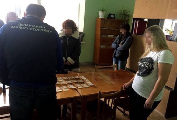 В Луганской области за взятку будут судить замдекана