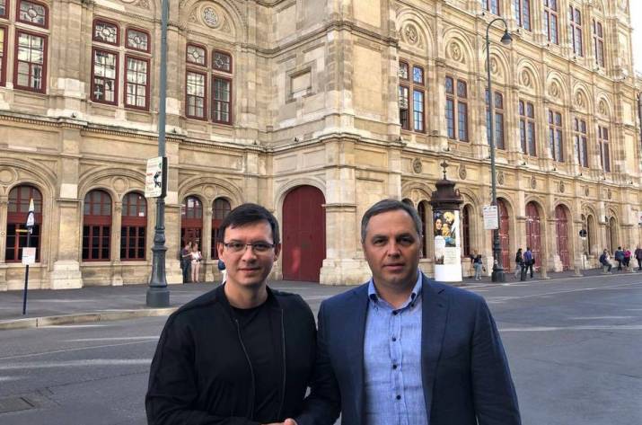 Собственник NewsOne передал управление телеканалом бывшему замглаве АП времен Януковича