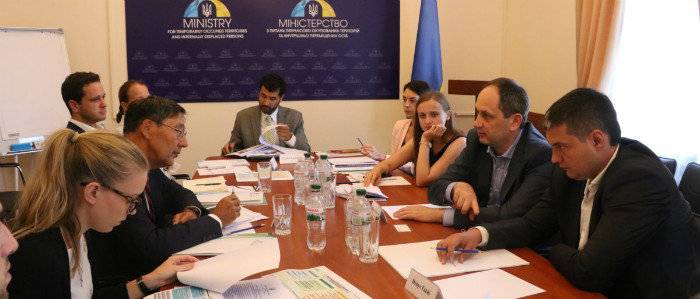 Черныш рассказал, как МинВОТ заботится о жителях оккупированного Донбасса и переселенцах 