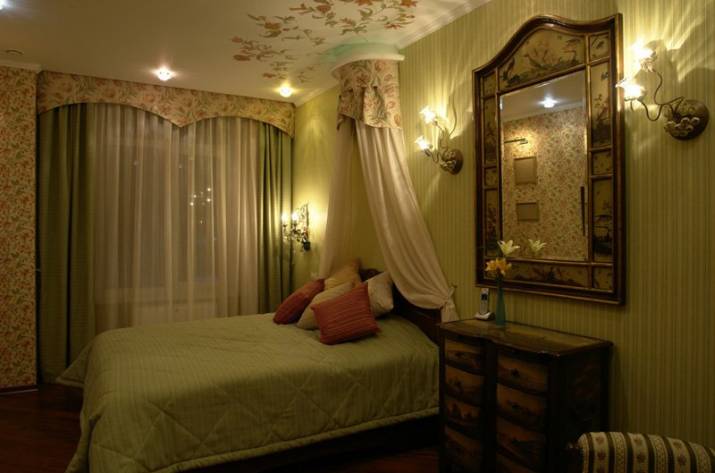 настенное бра в комнате