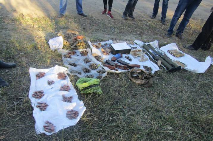 На территории Белокуракинского района был прекращен сбыт военных средств поражения.