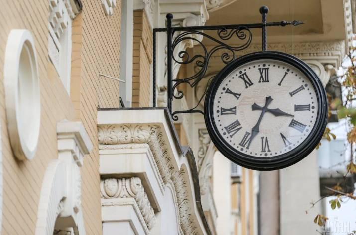 Украина перейдет на зимнее время