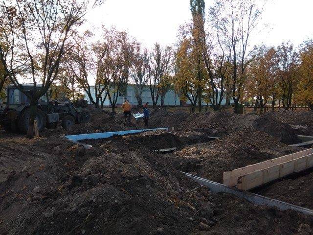 В рамках внедрения реформы первичного звена медицинской помощи в пгт Меловое началось строительство амбулатории общей практики семейной медицины.