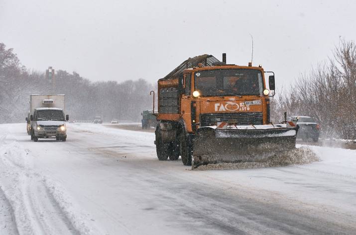 Сегодня, 20 ноября, на территории Донецкой области ожидается серьезное ухудшение погодных условий.  По данным Укргидрометцентра, ожидается сильный снег, дождь и ветер, налипание мокрого снега, местами