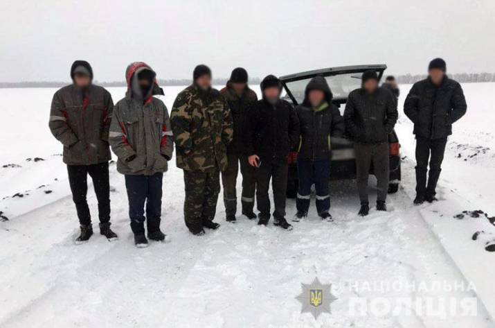 Сотрудники управления уголовного розыска совместно со службой безопасности регионального филиала «Донецкая железная дорога» прекратили деятельность преступной группы из шести человек, которые с помощь